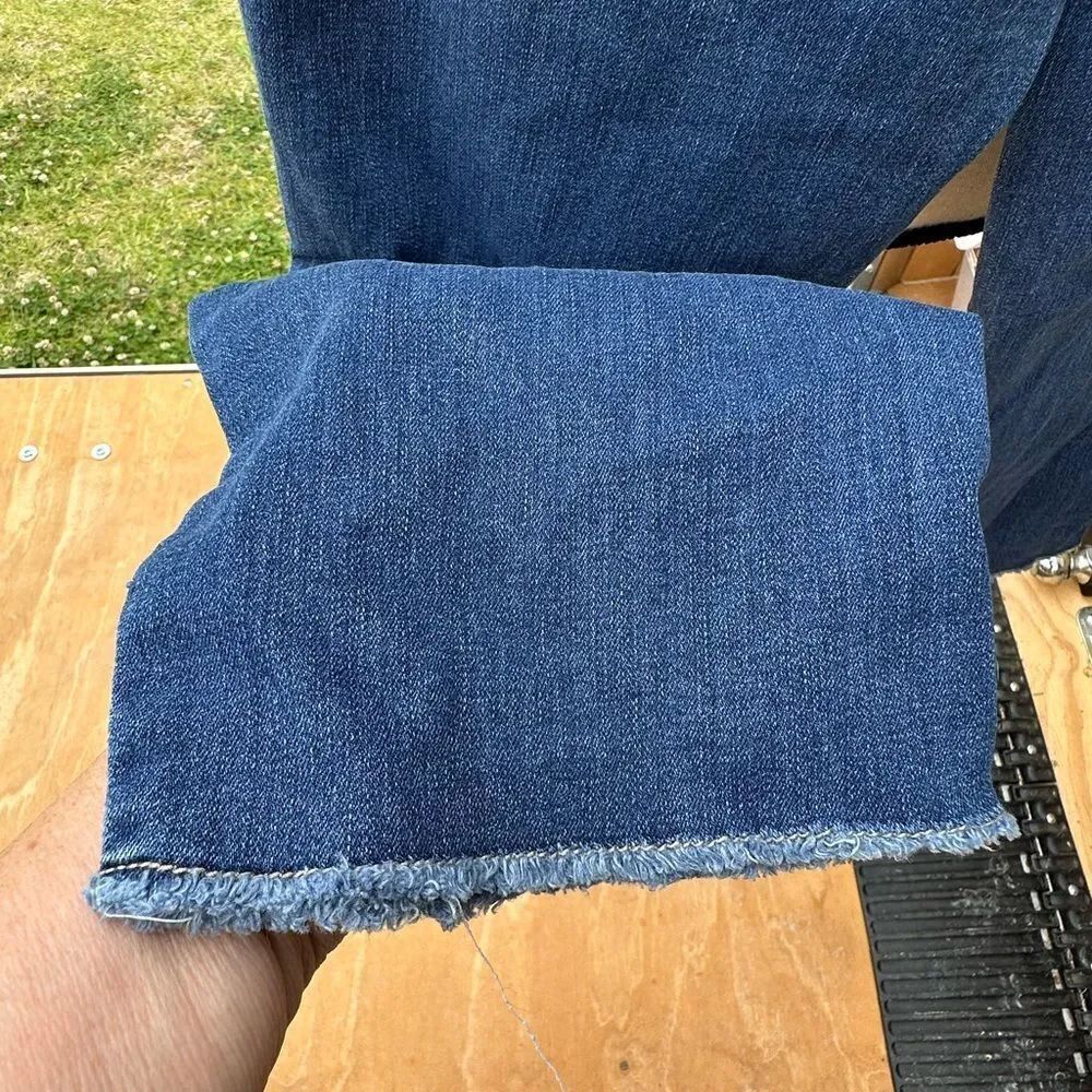 Cato Distressed Blue Jeans - Picture 6 of 6
